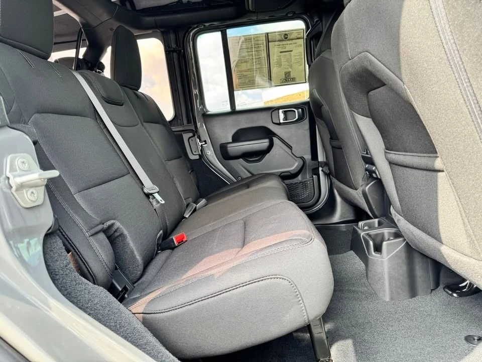 2023 Jeep JL Wrangler - Image 11 of 17