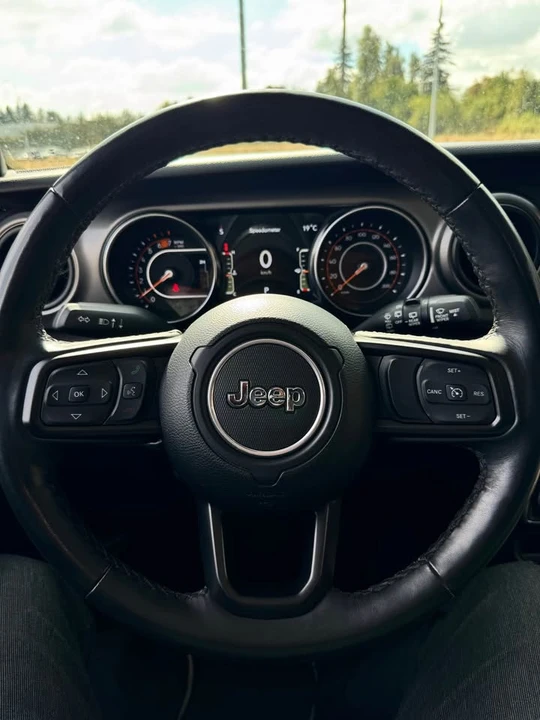 2023 Jeep JL Wrangler - Image 10 of 15