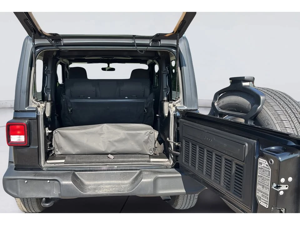 2023 Jeep JL Wrangler - Image 10 of 20