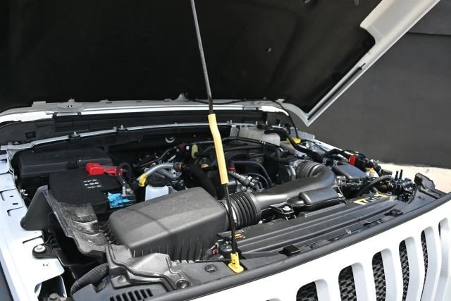 2023 Jeep JL Wrangler - Image 19 of 20