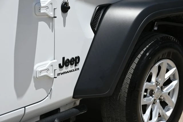 2023 Jeep JL Wrangler - Image 9 of 20