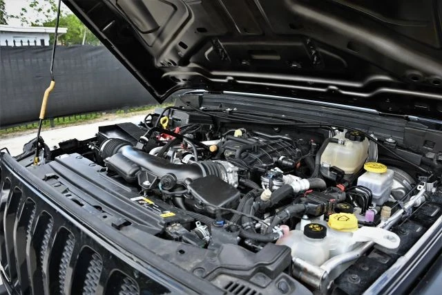 2023 Jeep JL Wrangler - Image 16 of 17