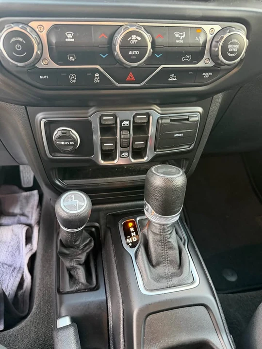 2023 Jeep JL Wrangler - Image 12 of 20