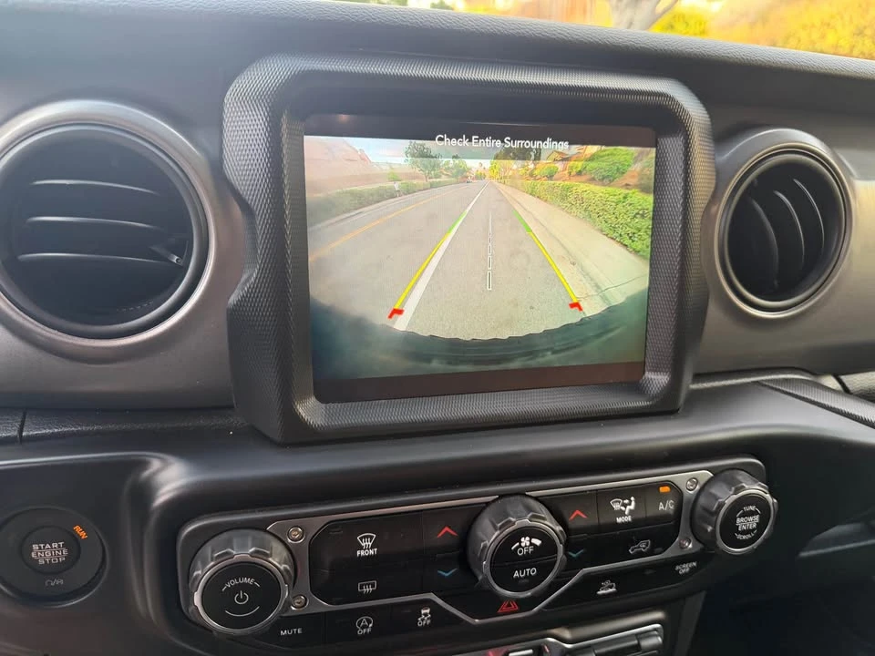2023 Jeep JL Wrangler - Image 11 of 20