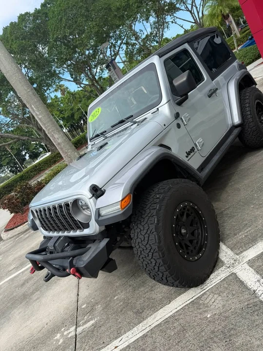 2023 Jeep JL Wrangler - Image 3 of 9
