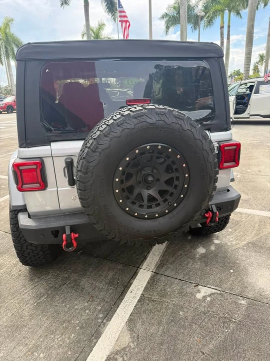 2023 Jeep JL Wrangler - Image 8 of 9