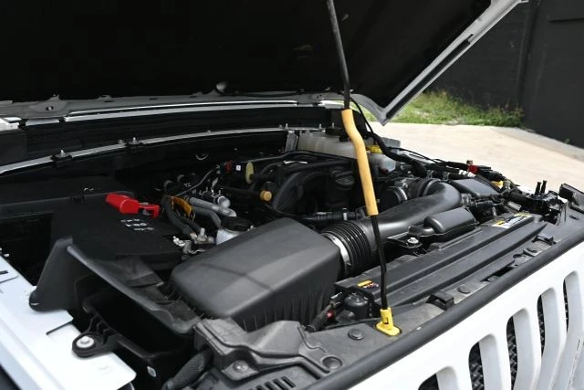 2023 Jeep JL Wrangler - Image 18 of 19