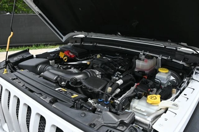 2023 Jeep JL Wrangler - Image 17 of 19