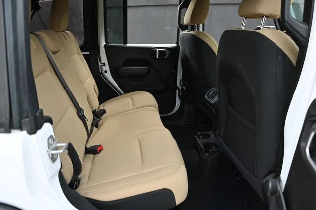 2023 Jeep JL Wrangler - Image 15 of 19