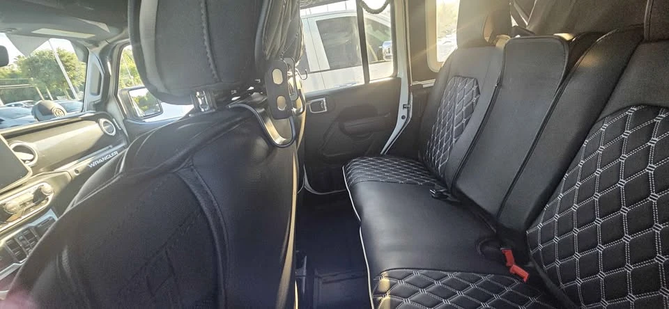 2023 Jeep JL Wrangler - Image 4 of 6