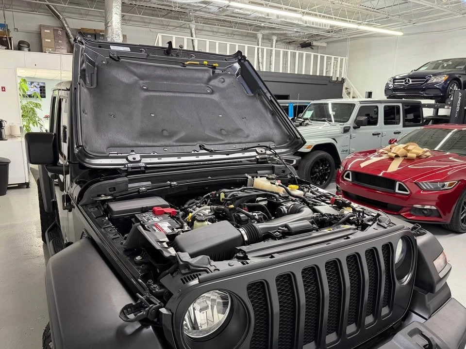 2023 Jeep JL Wrangler - Image 2 of 17