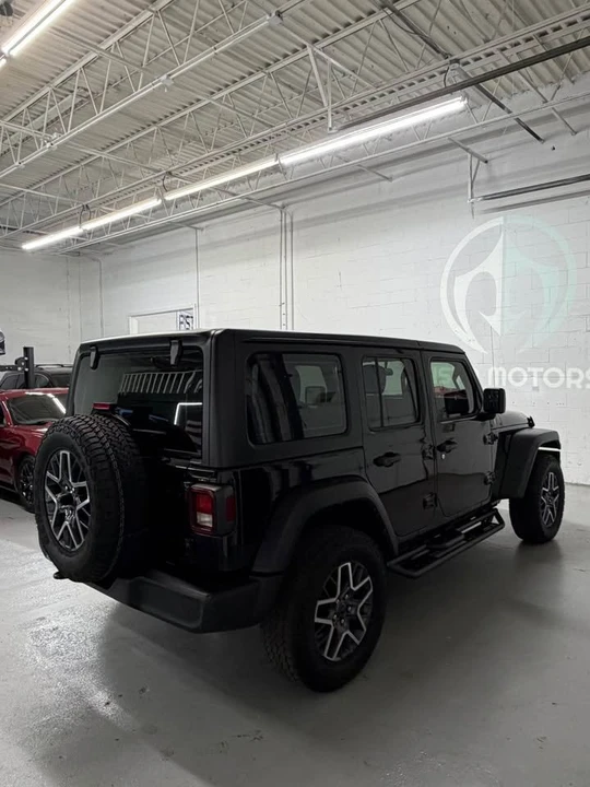 2023 Jeep JL Wrangler - Image 13 of 17