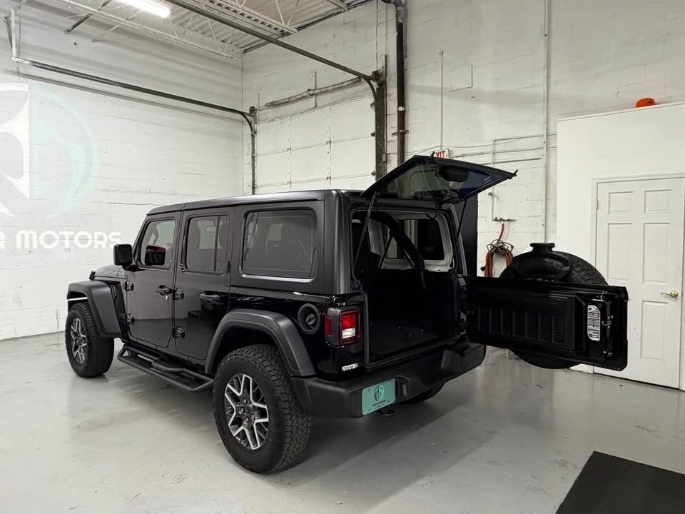 2023 Jeep JL Wrangler - Image 7 of 17