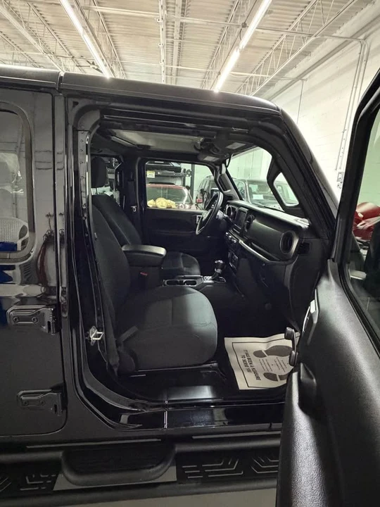 2023 Jeep JL Wrangler - Image 9 of 17