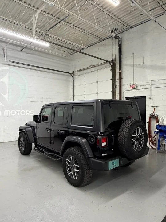 2023 Jeep JL Wrangler - Image 15 of 17