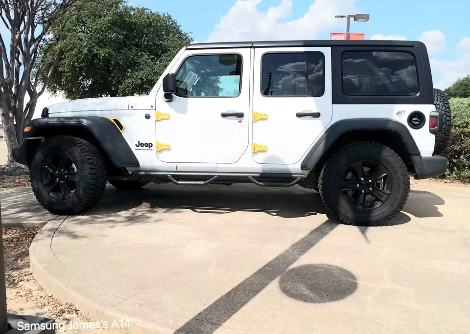 2023 Jeep JL Wrangler - Image 9 of 16