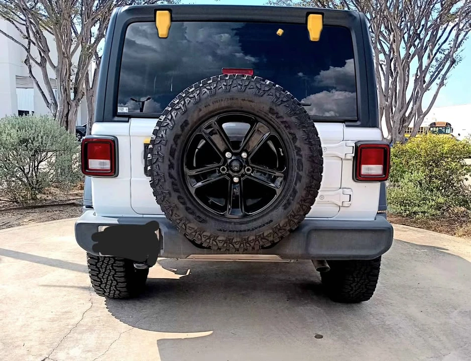 2023 Jeep JL Wrangler - Image 4 of 16