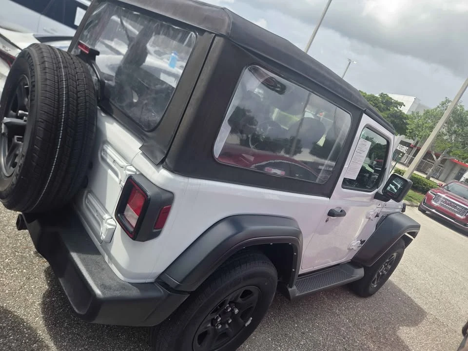 2023 Jeep JL Wrangler - Image 3 of 3