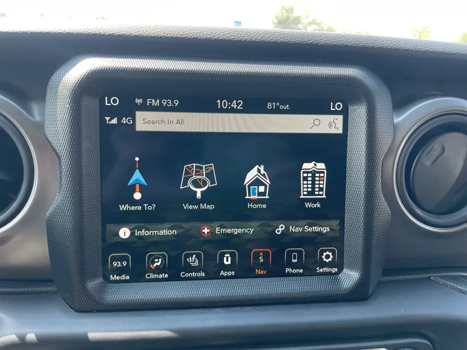 2023 Jeep JL Wrangler - Image 10 of 13