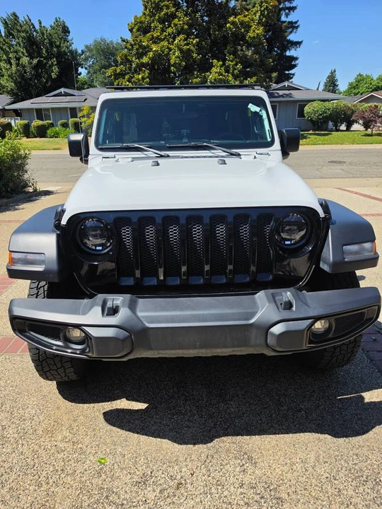 2023 Jeep JL Wrangler - Image 3 of 10