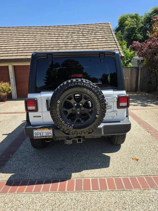 2023 Jeep JL Wrangler - Image 4 of 10