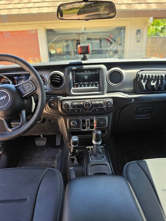 2023 Jeep JL Wrangler - Image 8 of 10