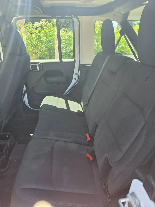 2023 Jeep JL Wrangler - Image 5 of 10