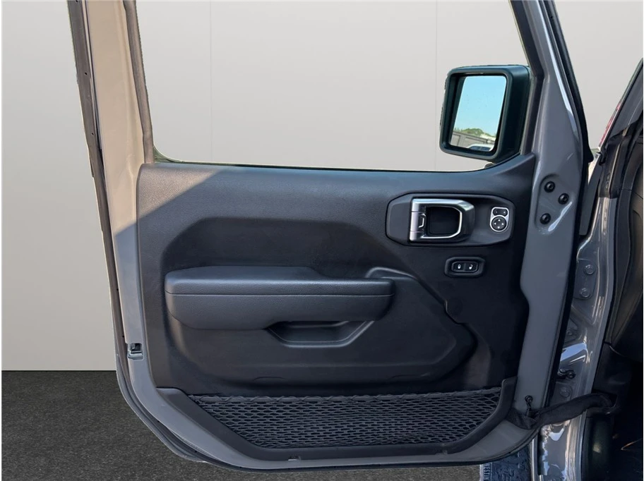 2023 Jeep JL Wrangler - Image 18 of 21