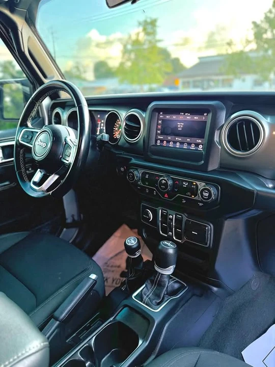 2023 Jeep JL Wrangler - Image 9 of 11
