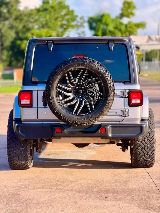 2023 Jeep JL Wrangler - Image 6 of 11
