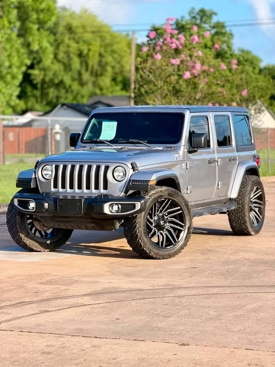 2023 Jeep JL Wrangler - Image 3 of 11