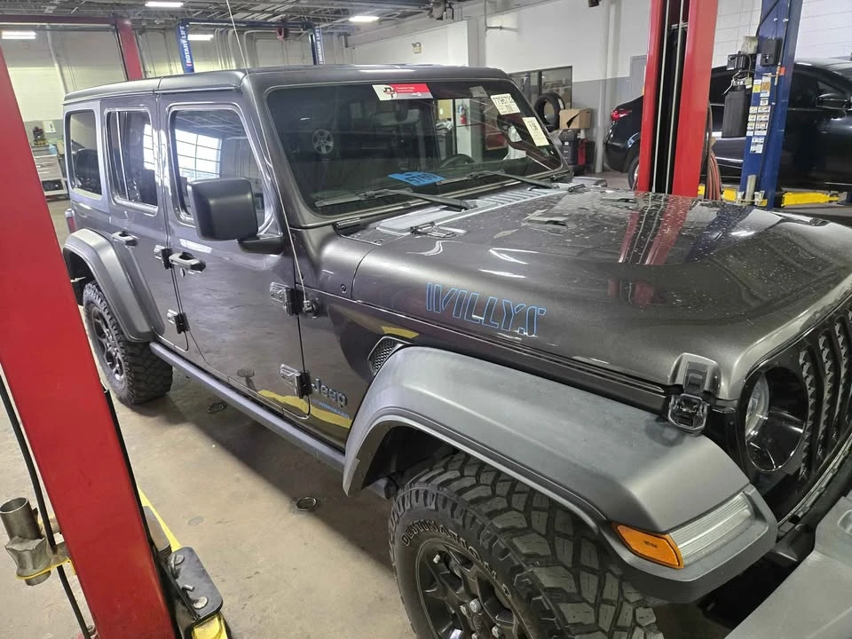 2023 Jeep JL Wrangler - Image 3 of 12