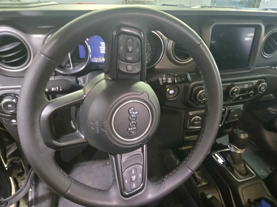 2023 Jeep JL Wrangler - Image 8 of 12