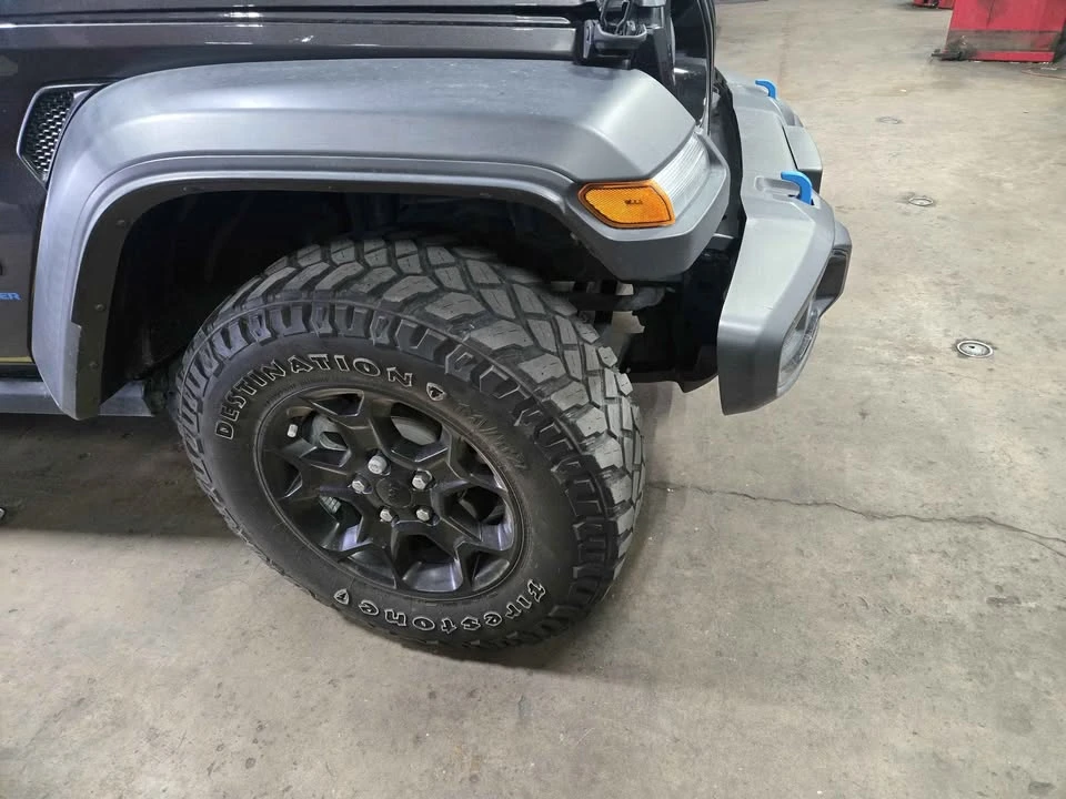 2023 Jeep JL Wrangler - Image 4 of 12