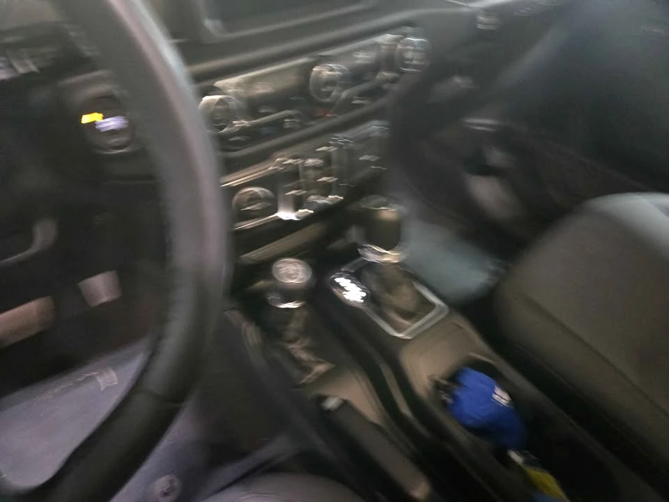 2023 Jeep JL Wrangler - Image 10 of 12