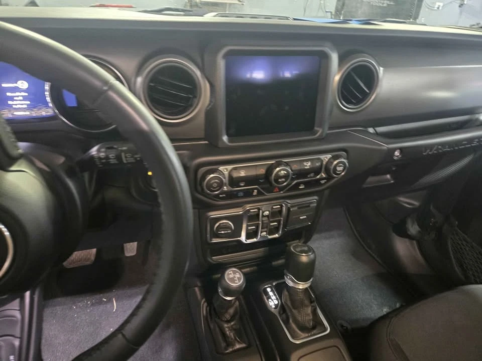 2023 Jeep JL Wrangler - Image 9 of 12