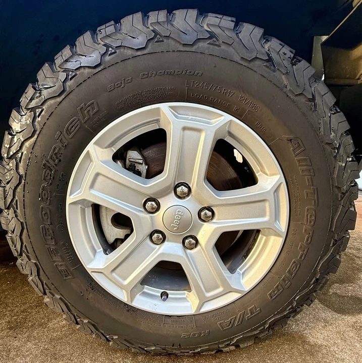 2023 Jeep JL Wrangler - Image 18 of 19
