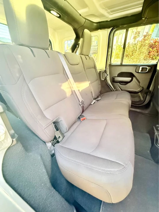 2023 Jeep JL Wrangler - Image 16 of 19