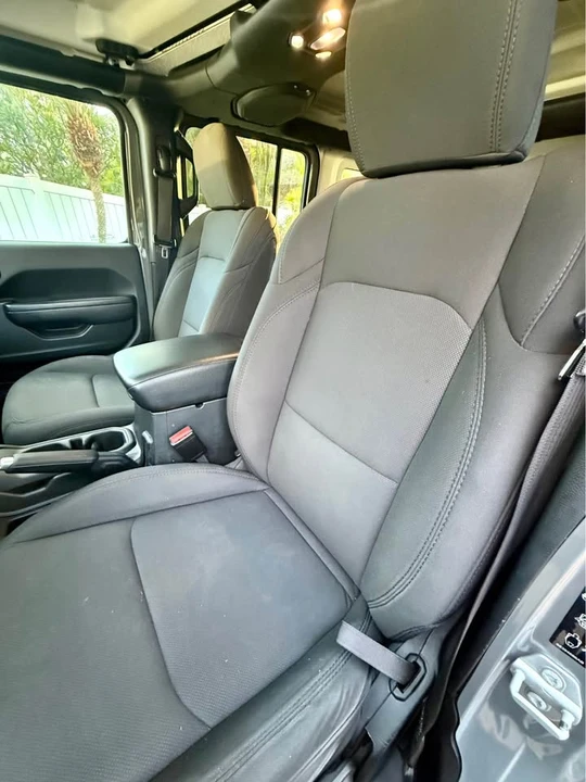 2023 Jeep JL Wrangler - Image 13 of 19