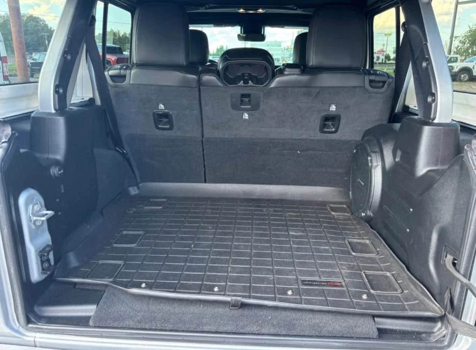 2023 Jeep JL Wrangler - Image 8 of 18