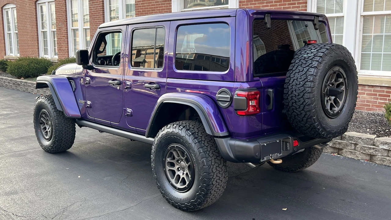 2023 Jeep JL Wrangler - Image 3 of 10