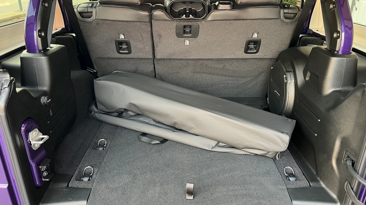 2023 Jeep JL Wrangler - Image 6 of 10