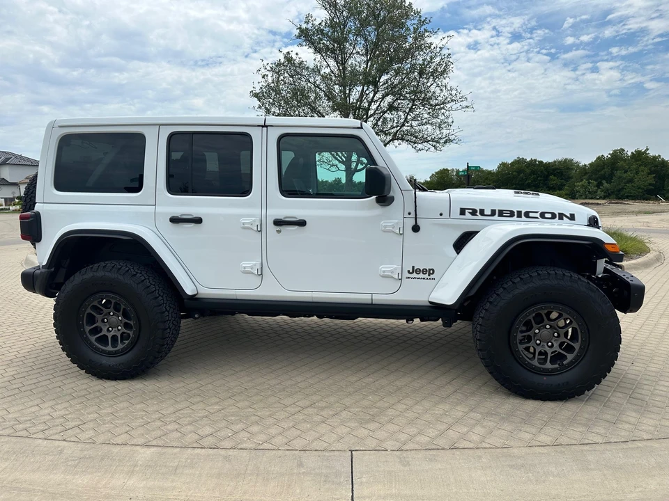 2023 Jeep JL Wrangler - Image 10 of 31