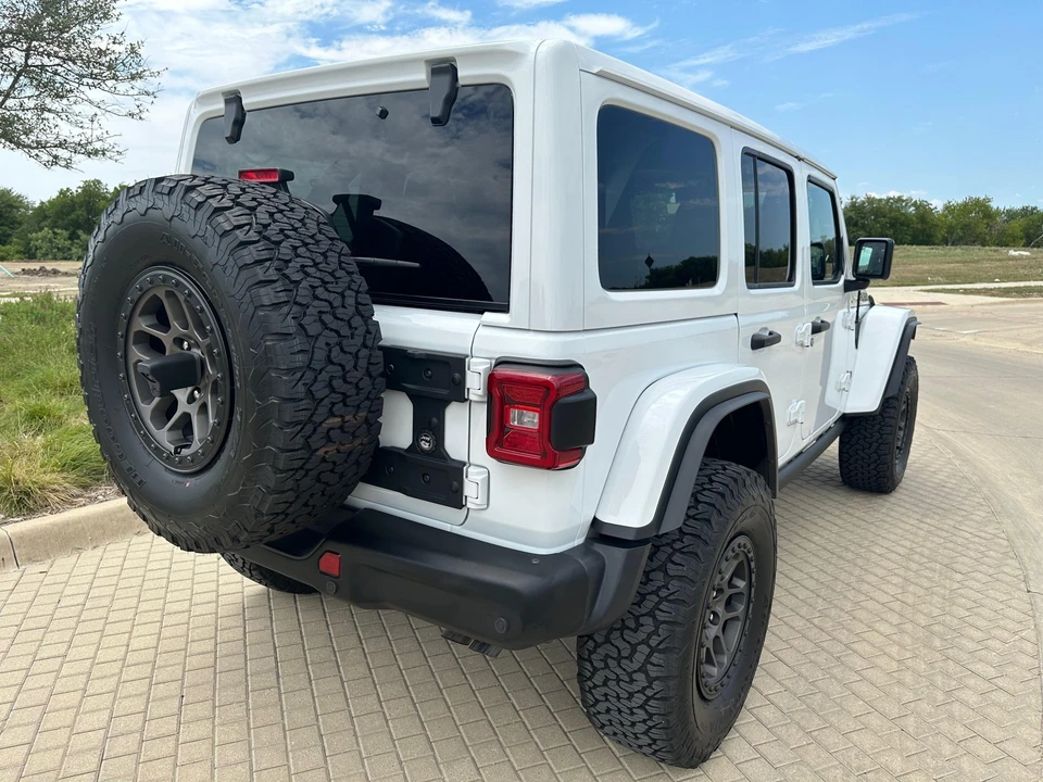 2023 Jeep JL Wrangler - Image 14 of 31
