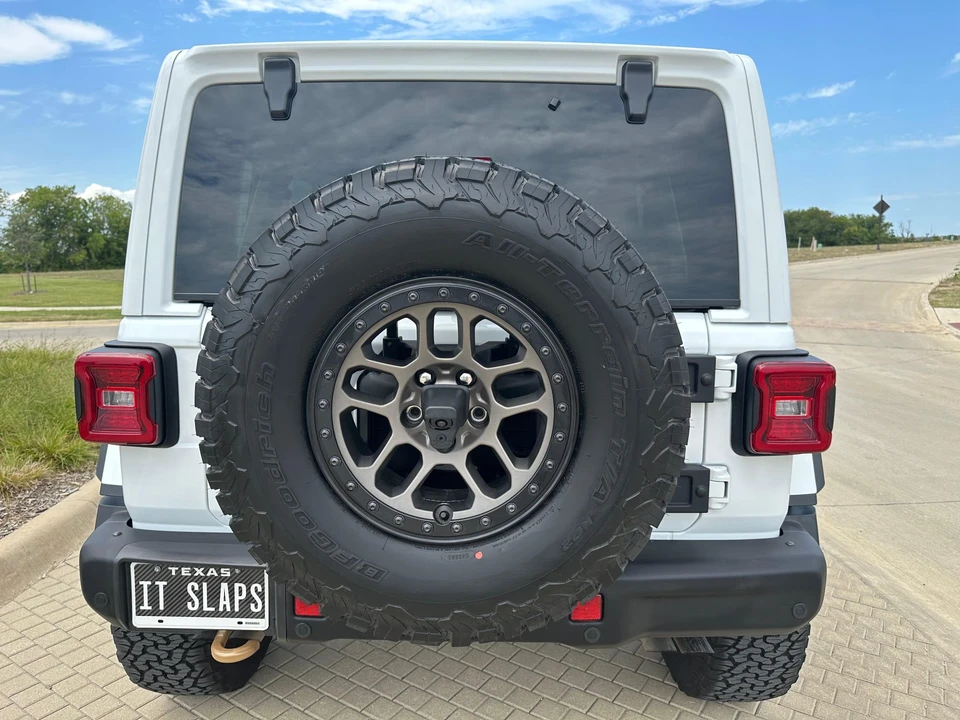 2023 Jeep JL Wrangler - Image 18 of 31