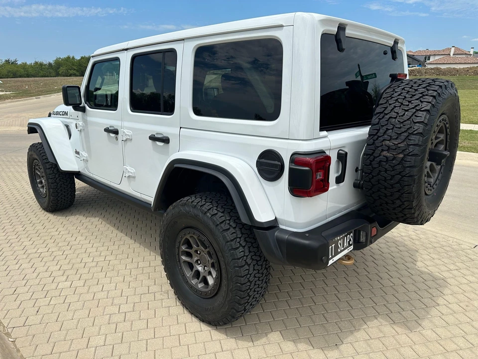 2023 Jeep JL Wrangler - Image 19 of 31
