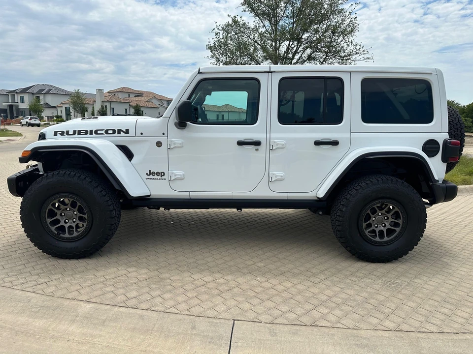 2023 Jeep JL Wrangler - Image 22 of 31