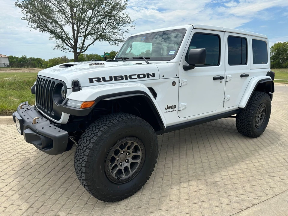 2023 Jeep JL Wrangler - Image 2 of 31