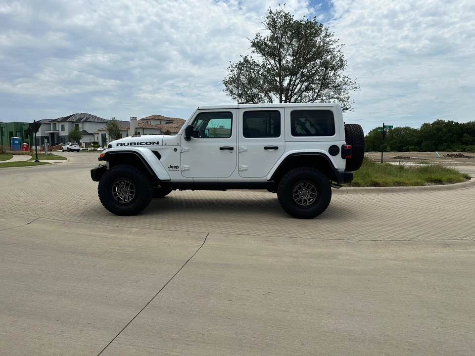 2023 Jeep JL Wrangler - Image 23 of 31