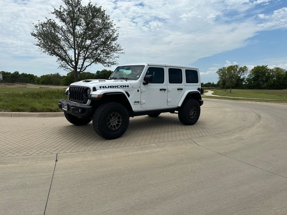 2023 Jeep JL Wrangler - Image 3 of 31